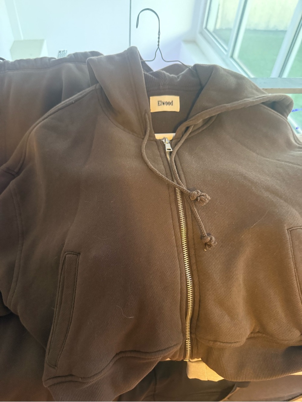 Elwood Women's Chocolate Brown Cropped Zip Hoodie Jacket - Picture 4 of 4